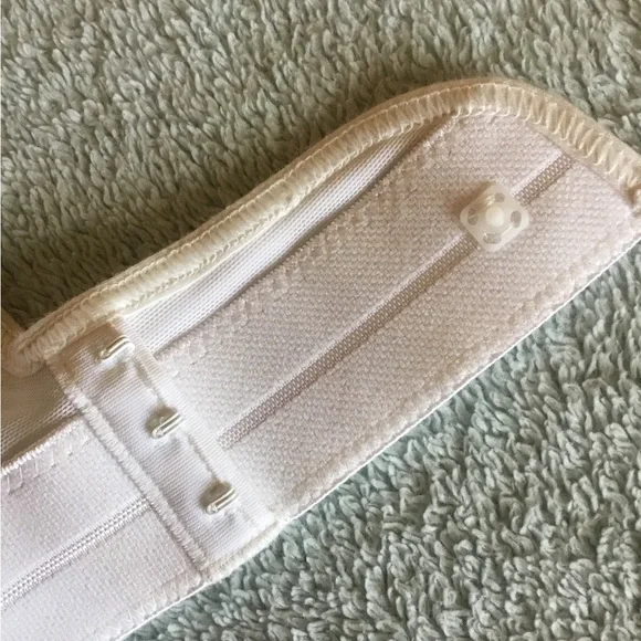 CHAMPION SPORTS BRA 44D Full support/double dry/wicking liner - Picture 4 of 7